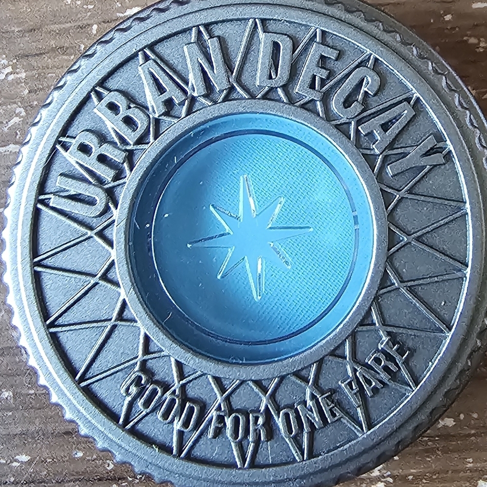 NIB Urban Decay Matte Eyeshadow in NARCOTIC - Vibrant Aqua - Discontinued RARE - Picture 2 of 9